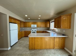 707 E Zinnia Way, Sandy, UT 84094