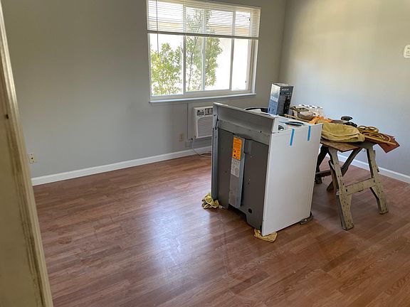 3rd image of 2549 Sloat Way APT 4