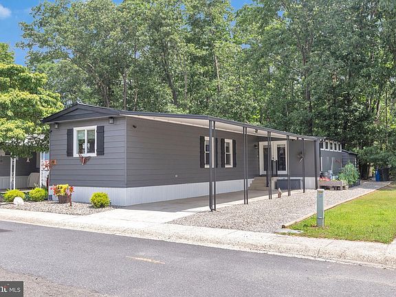 5th image of 88 Douglas Dr