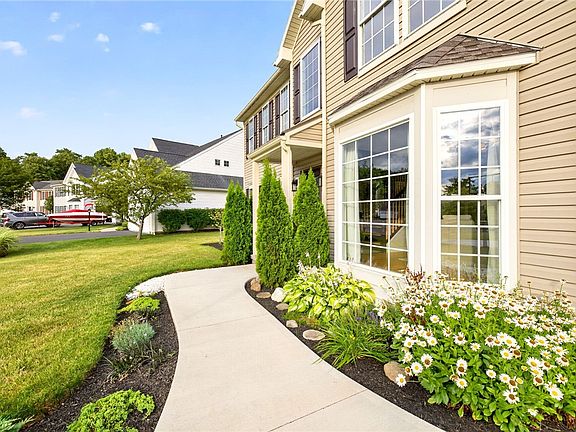 2nd image of 6672 Pond Side Cir