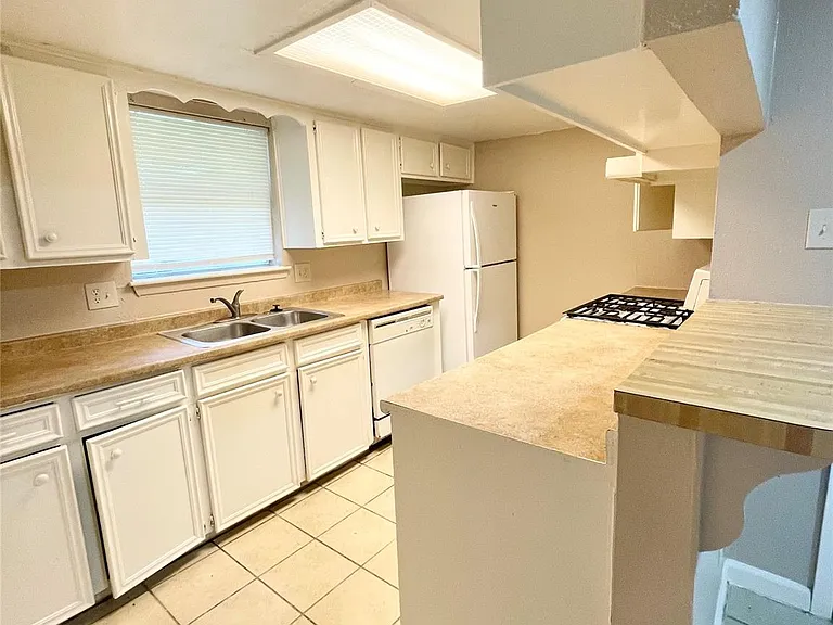 11906 Binghampton Dr — Photo 9