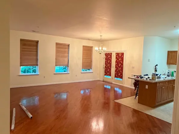 2002 Brookfield Glen Dr Unit 2, Belvidere, NJ 07823