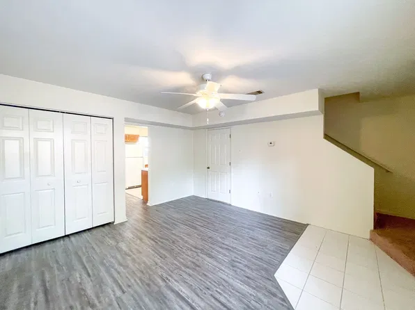 120 NW 8th St APT 4, Gainesville, FL 32601