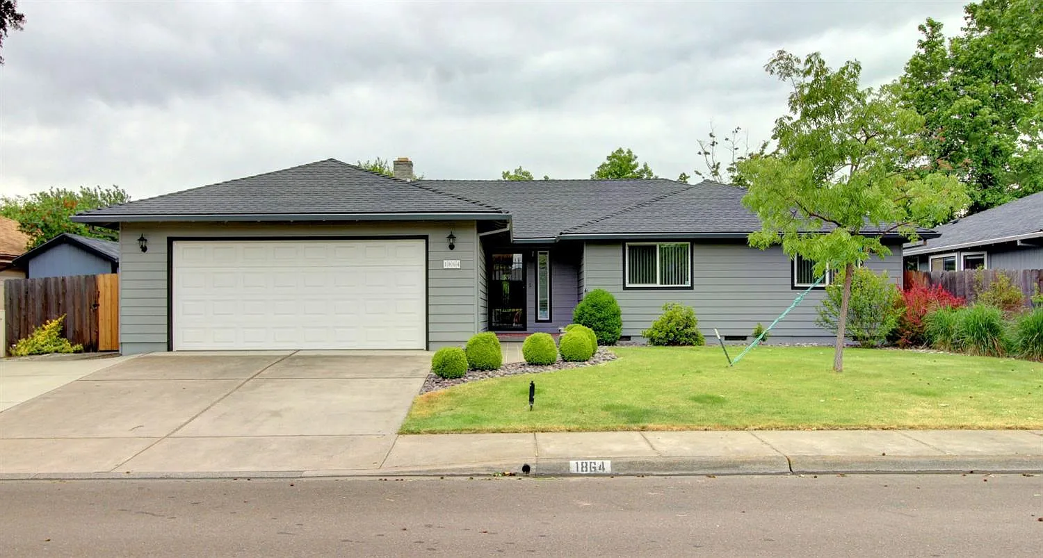 1864 Bristol Dr photo 1