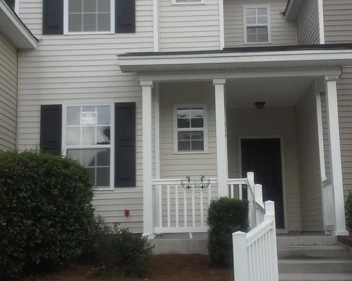 203 Brookshire Rd — Photo 1