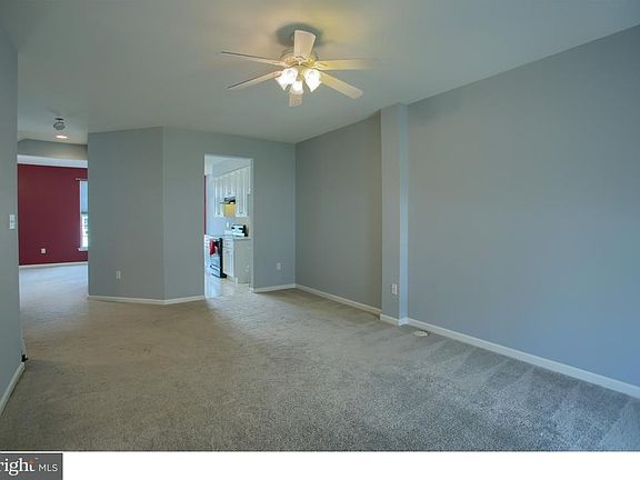 4th image of 32 Bayberry Ln