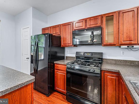 5th image of 10010 Juniper Dr