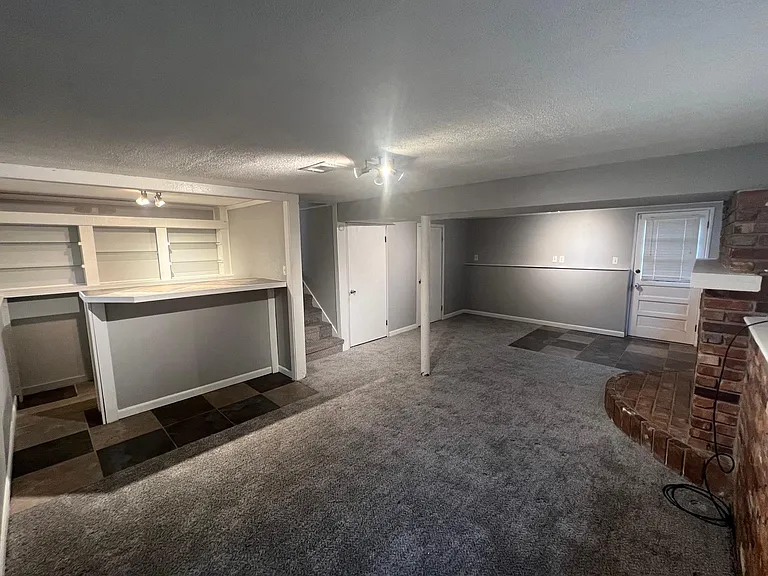 313 NE Florence Ave — Photo 9