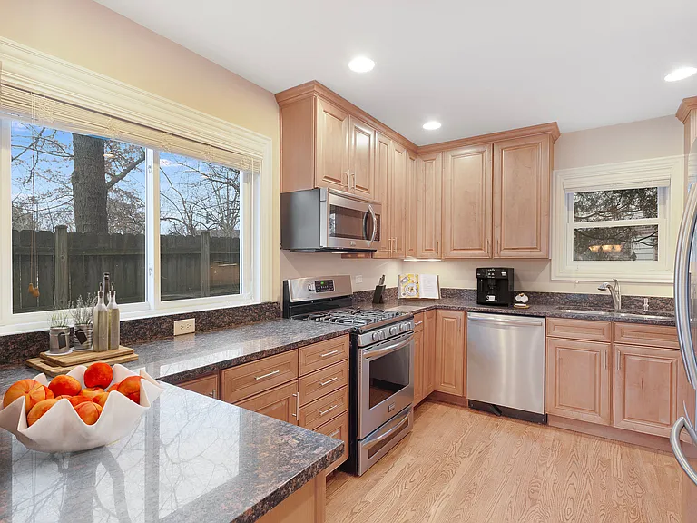 470 Green Bay Rd. — Photo 2