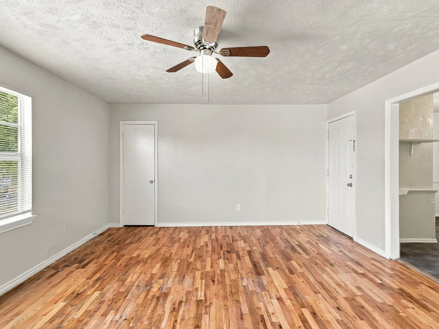 1212 Riverview Drive - D — Photo 4