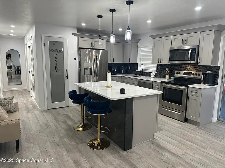 3782 Catalina Dr — Photo 4