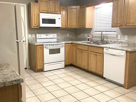 4th image of 5957 Savannah Dr
