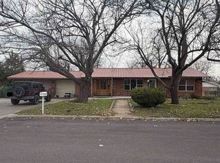 107 N Avenue P, Clifton, TX 76634