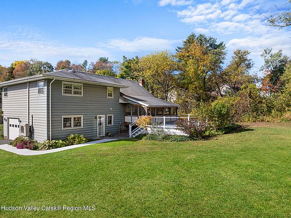 3rd image of 333 Overlook Drive