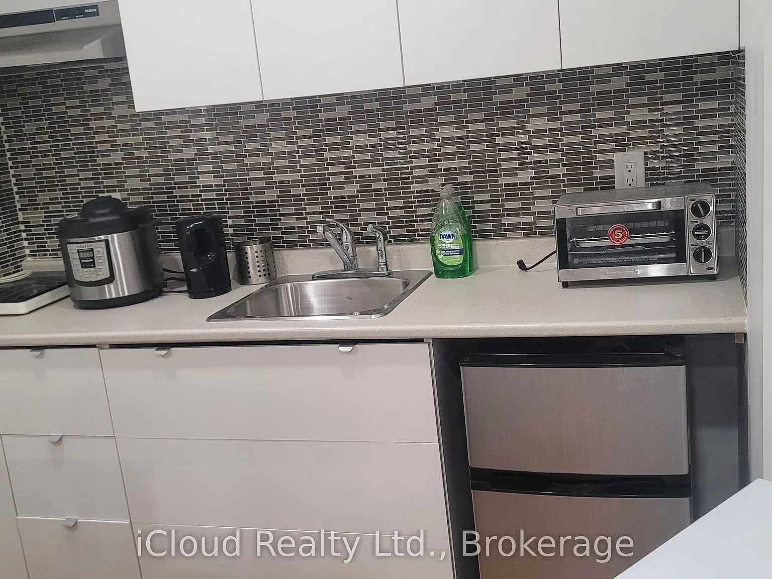 1 bed, $1,100 — Photo 3
