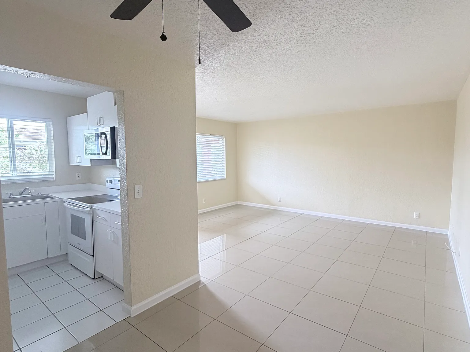 Deerfield Beach Apartments — Photo 3
