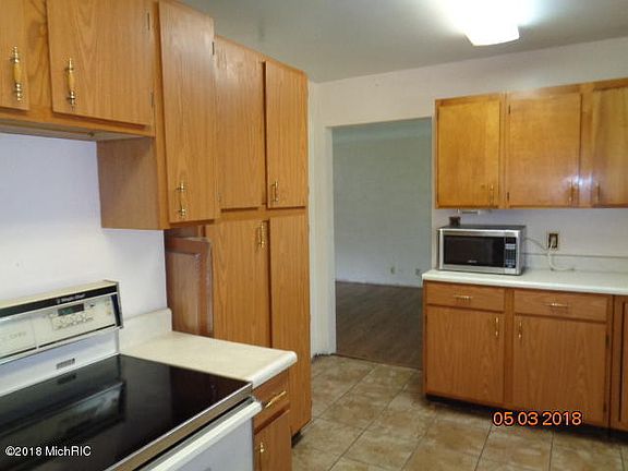 5th image of 6369 W Berrien St