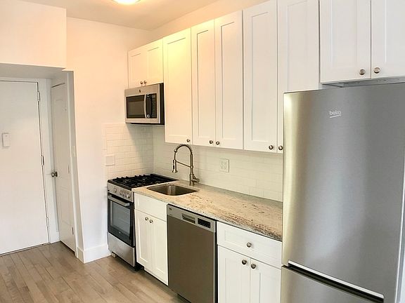 3rd image of 310 W 82nd St #7W