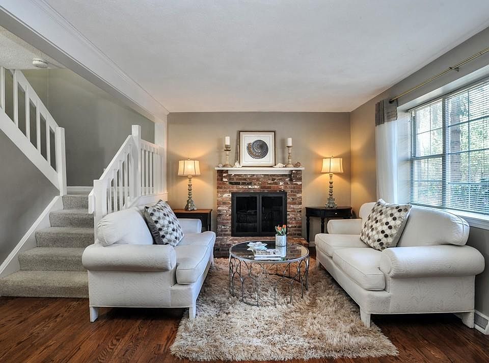 1st image of 8 Treetop Ln #7