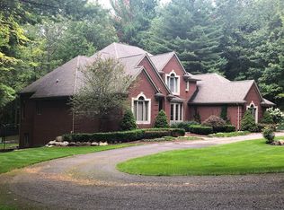 1053 Andante Ct, Oxford, MI 48370
