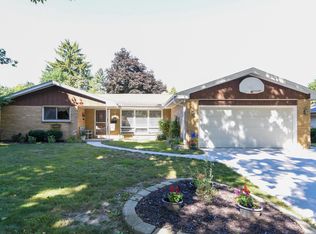 5377 S 21st St, Milwaukee, WI 53221