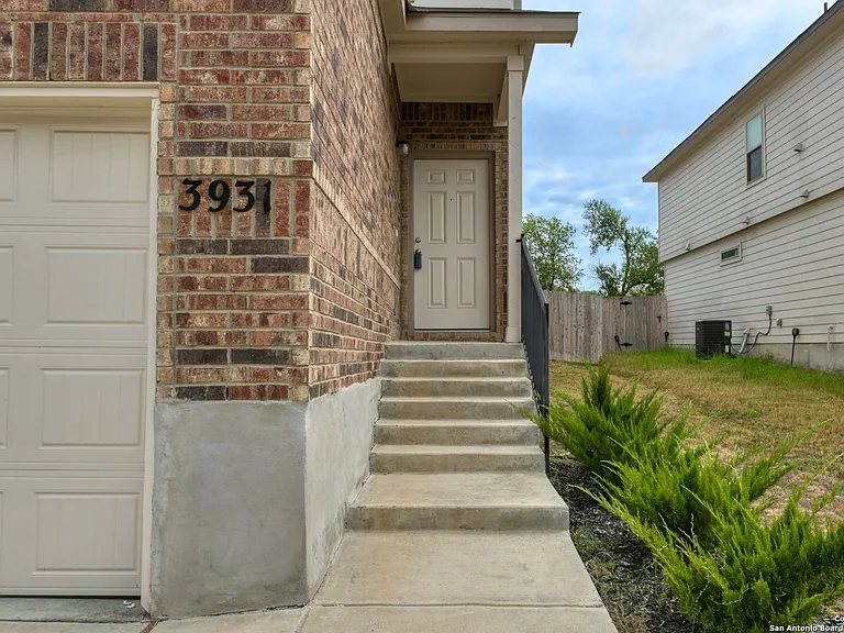 3931 Somers Crst — Photo 3