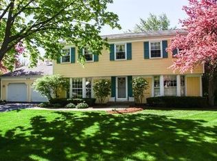 475 Hamilton Dr, Wheaton, IL 60189