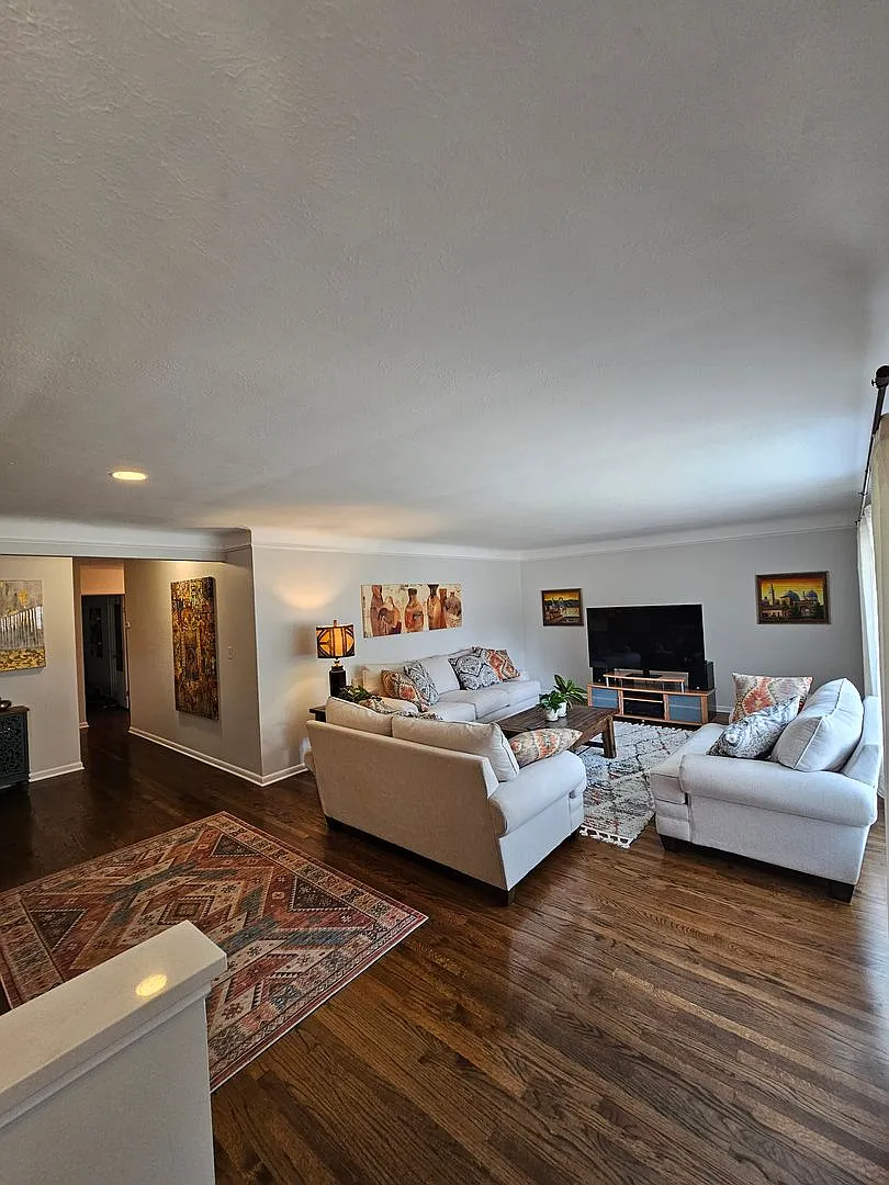 Charming Ranch-Style Home in Seven Hills, OH Available Now — Photo 2