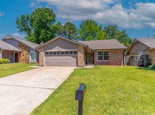 9135 S Maplewood Ave, Tulsa, OK 74137