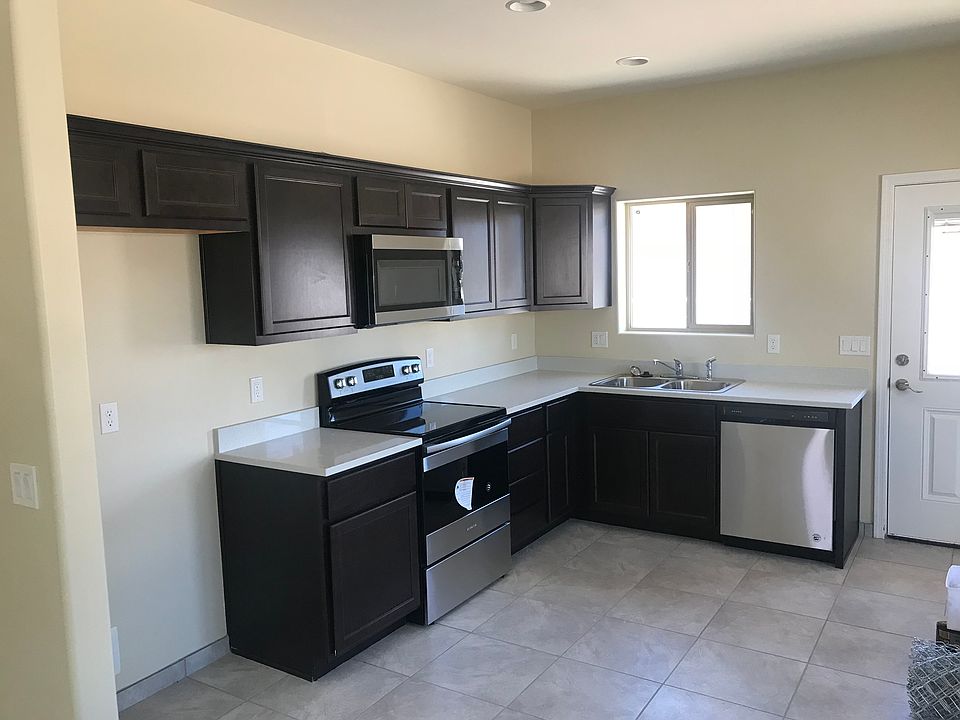 1st image of 351 W Veterans Blvd