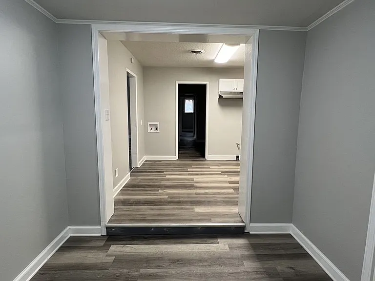 3608 Willow Lane Dr — Photo 4