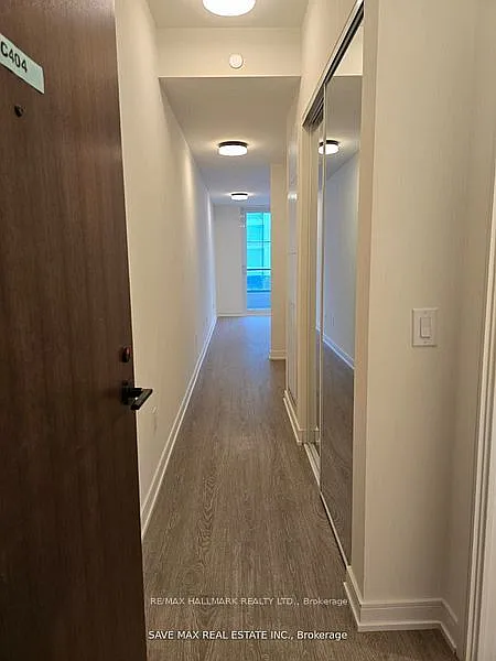 425 Front St E #404