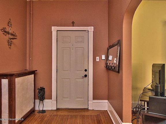 3rd image of 644 N Hyde Park Ave