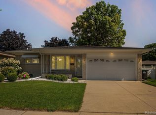 25332 Koths St, Taylor, MI 48180