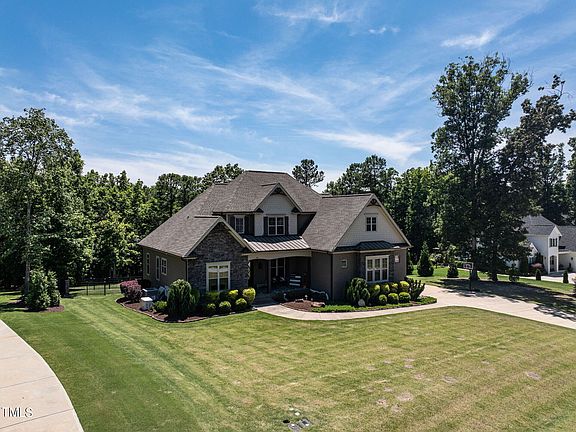 5th image of 89 Stella Ct