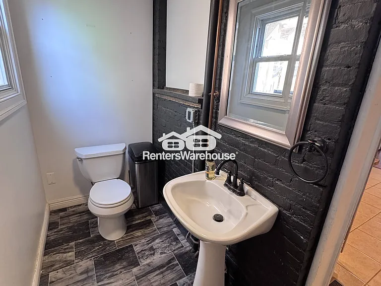1516 Clarkson St — Photo 9