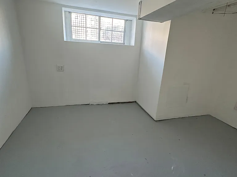 419 N Patterson Park Ave — Photo 8