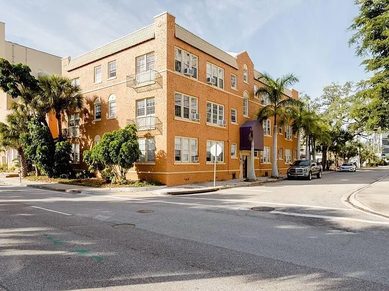 118 Indian Pl — Photo 14