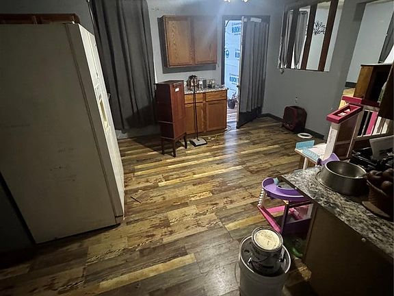 4th image of 603 S 4th St