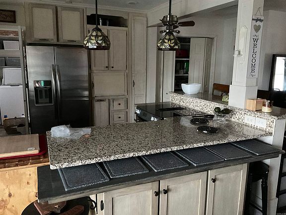 3rd image of 379 Conner St