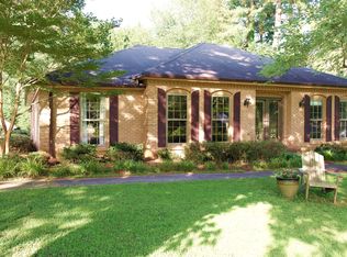 452 Emily Dr, Lilburn, GA 30047