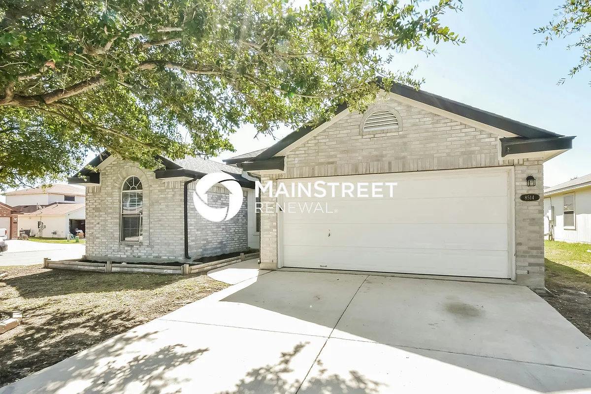 Front View - 8514 Whitebrush