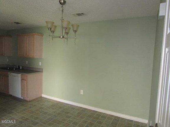 4th image of 13370 Warren Dr