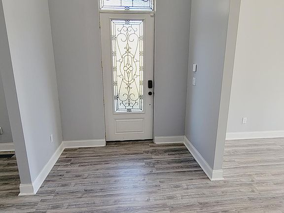 2nd image of 916A York St