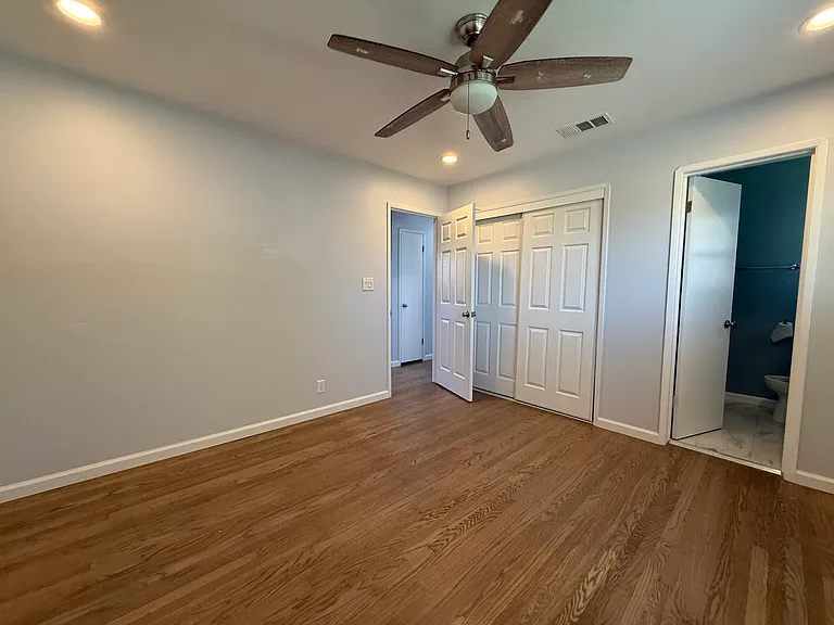 5376 Selma Ave — Photo 15