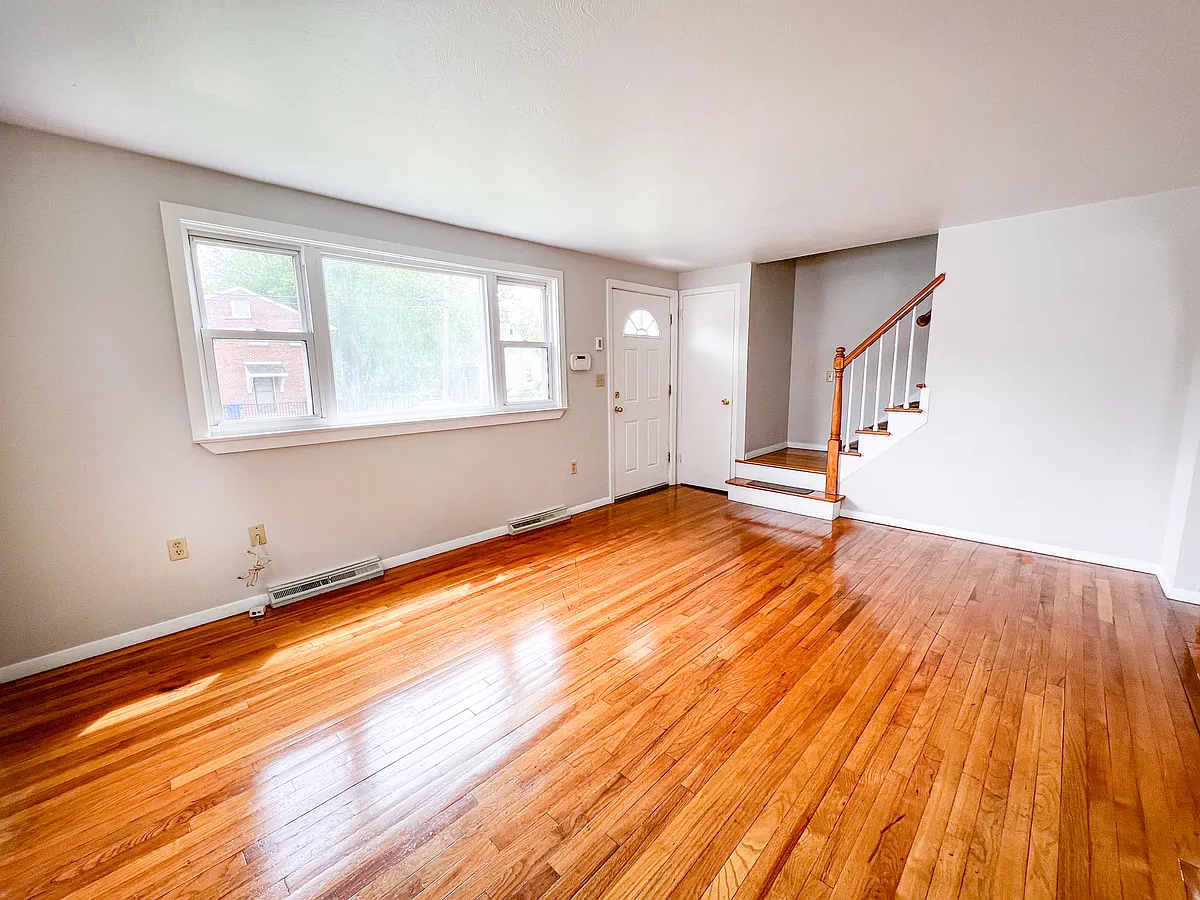Building Photo - 54 Vineland Ter