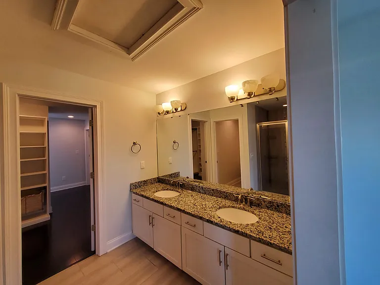 3260 Beacon St — Photo 28