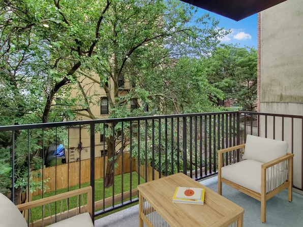 87 Carlton Avenue image 3 of 12