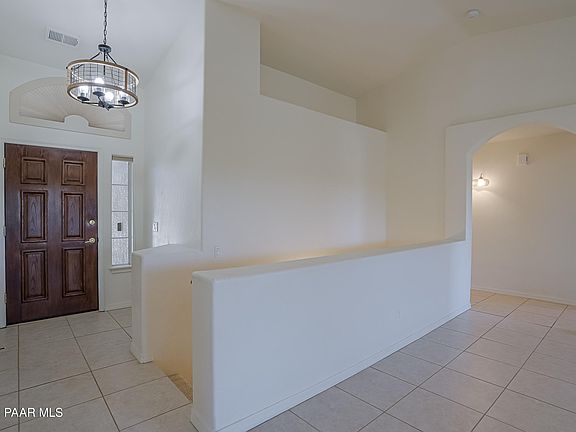 3rd image of 831 Peppermint Way