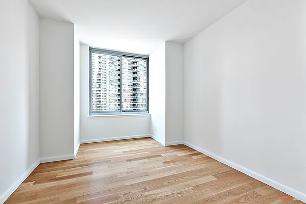 Rented by Modern Spaces | media 16